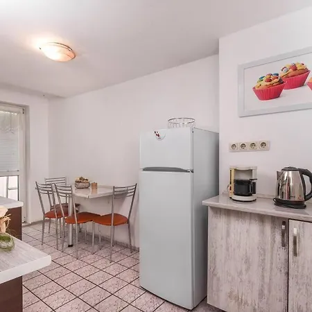 Διαμέρισμα Spacious And Cozy 3 Bedroom In Downtown